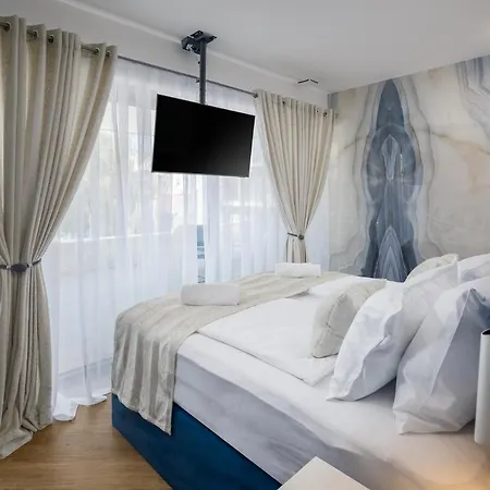 Golden Shine Funtana